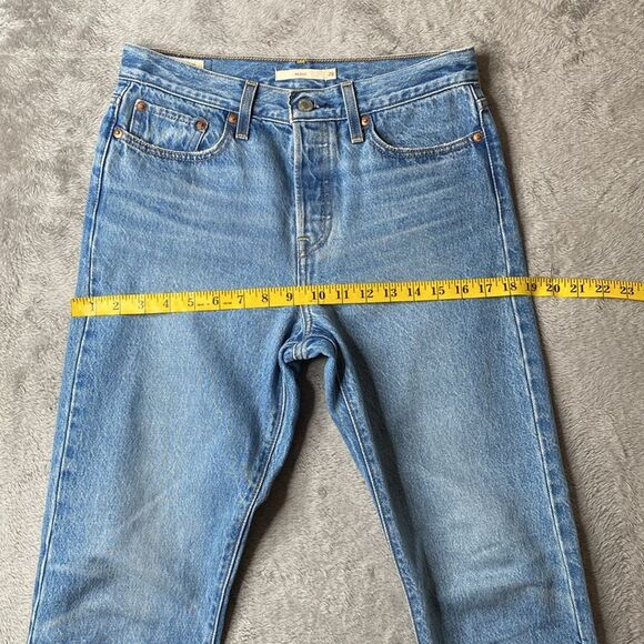 Levi's Premium Wedgie Button Fly Jeans Size 28 - Picture 12 of 13